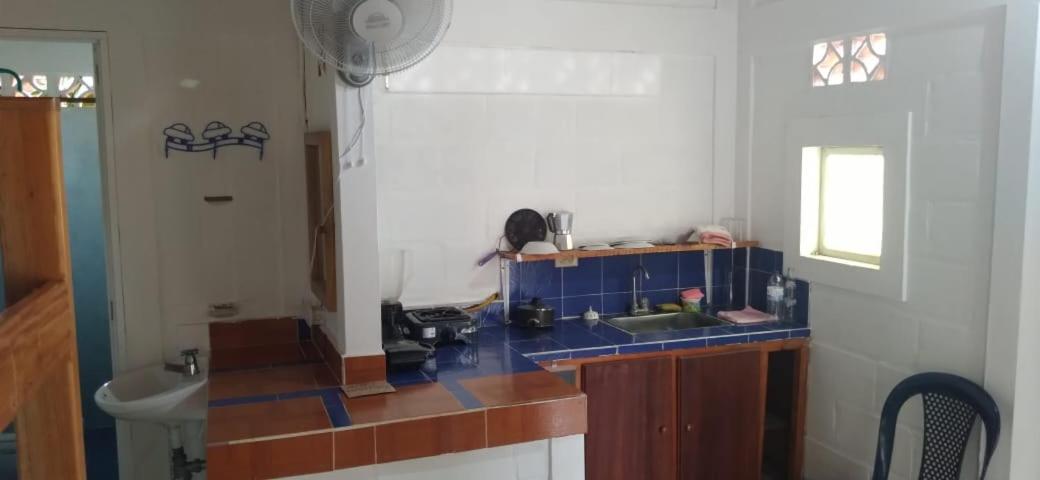 Habitacion Triple Con Cocina Y Bano Privado Necoclí Exteriör bild