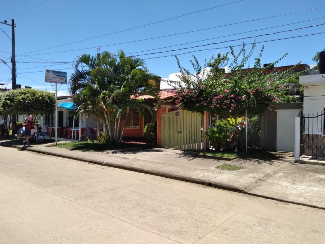 Habitacion Triple Con Cocina Y Bano Privado Necoclí Exteriör bild